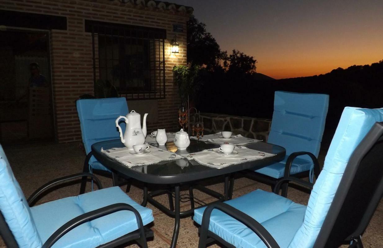 Apartamentos Turisticos La Gitanilla Los Navalucillos Exteriör bild